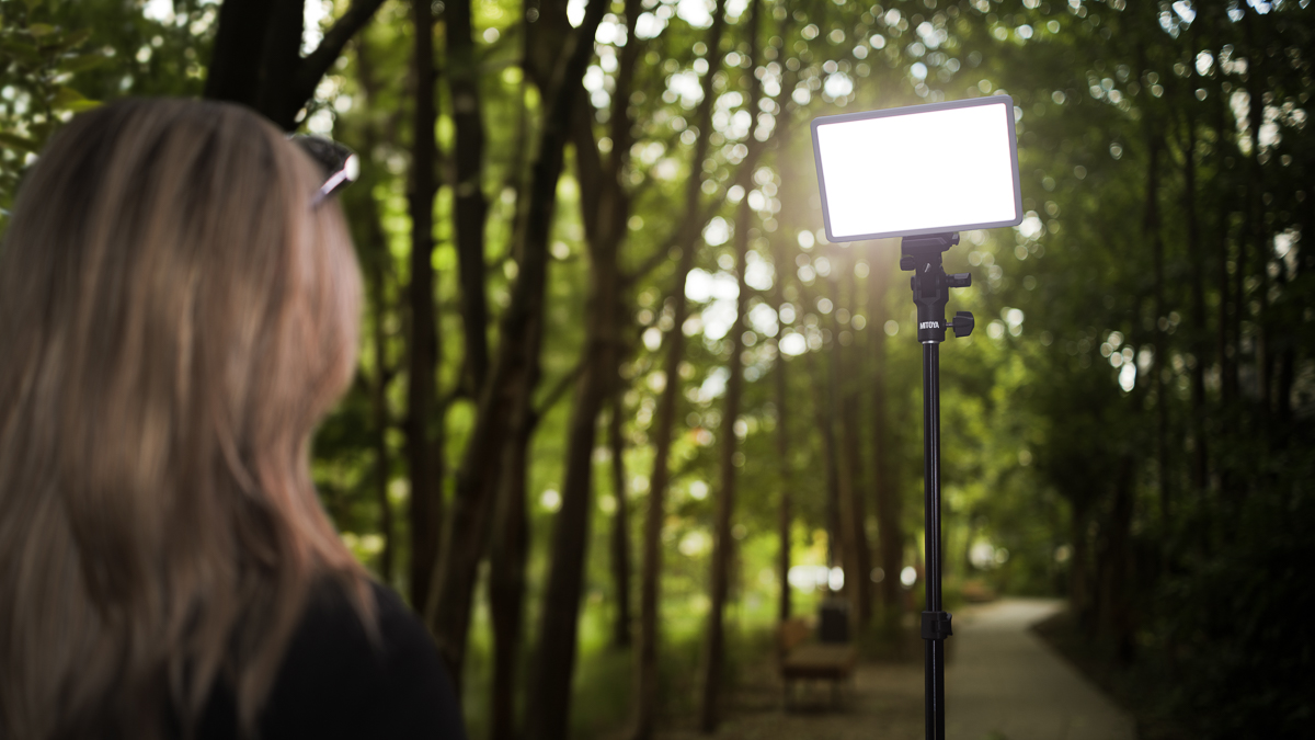 Statyw oświetleniowy Puffin z lampą LED